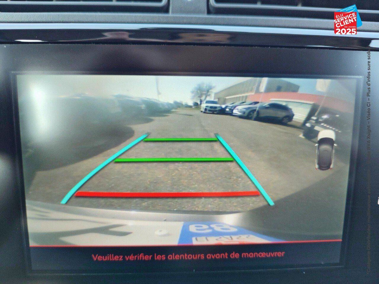 Véhicule d'occasion CITROEN C3 PURETECH 110CH SHINE S/S CAMERA chez BMW Lons le Saunier