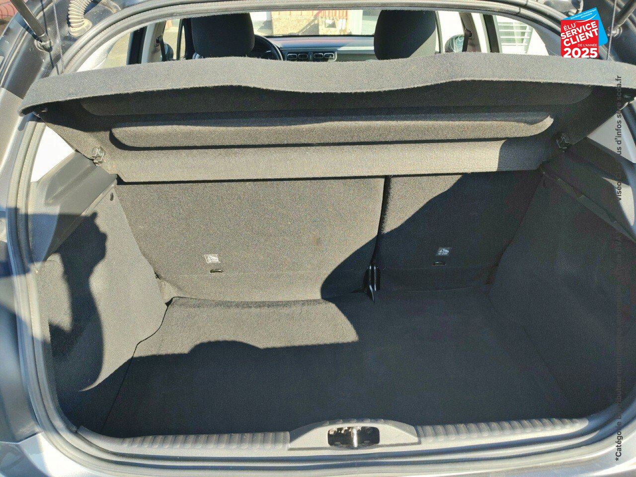 Véhicule d'occasion CITROEN C3 PURETECH 110CH SHINE S/S CAMERA chez BMW Lons le Saunier