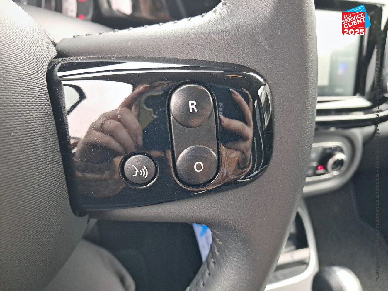 Véhicule d'occasion RENAULT TWINGO E-TECH ELECTRIC URBAN NIGHT R80 ACHAT INTEGRAL TOUVRANT GPS chez Hyundai Reims