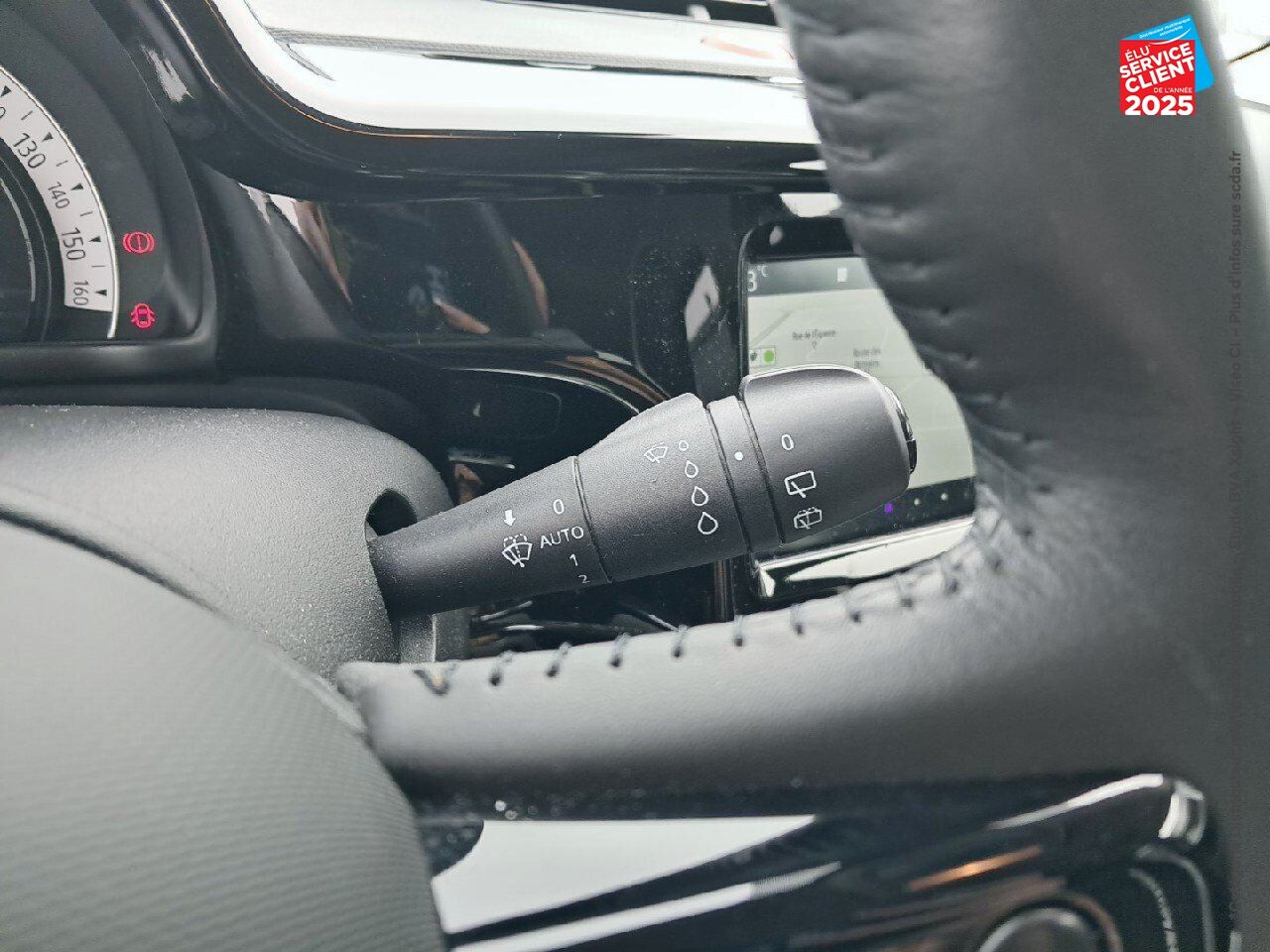 Véhicule d'occasion RENAULT TWINGO E-TECH ELECTRIC URBAN NIGHT R80 ACHAT INTEGRAL TOUVRANT GPS chez Hyundai Reims