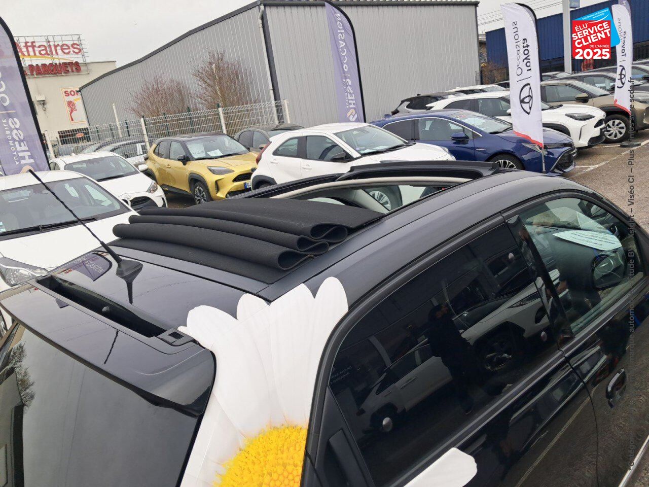 Véhicule d'occasion RENAULT TWINGO E-TECH ELECTRIC URBAN NIGHT R80 ACHAT INTEGRAL TOUVRANT GPS chez Hyundai Reims