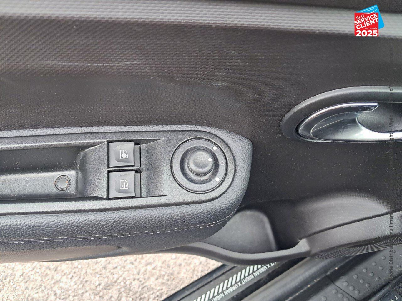 Véhicule d'occasion RENAULT TWINGO E-TECH ELECTRIC URBAN NIGHT R80 ACHAT INTEGRAL TOUVRANT GPS chez Hyundai Reims