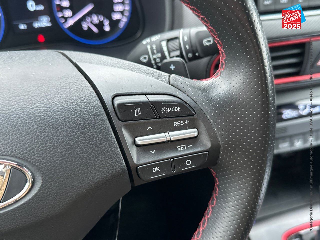 Véhicule d'occasion HYUNDAI KONA 1.6 GDI 141CH HYBRID CREATIVE DCT-6 CAMERA CARPLAY HUD chez Hyundai Reims