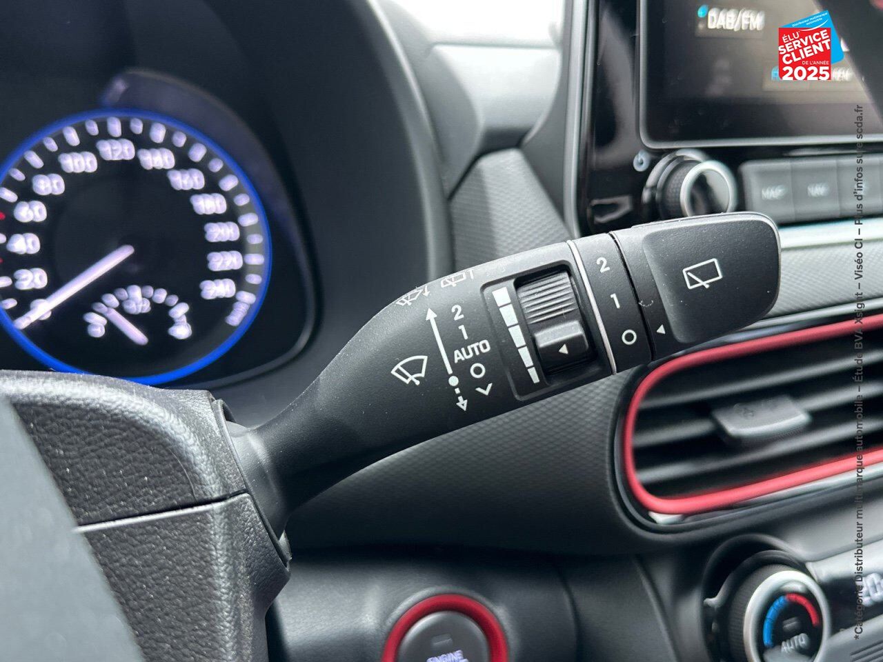 Véhicule d'occasion HYUNDAI KONA 1.6 GDI 141CH HYBRID CREATIVE DCT-6 CAMERA CARPLAY HUD chez Hyundai Reims