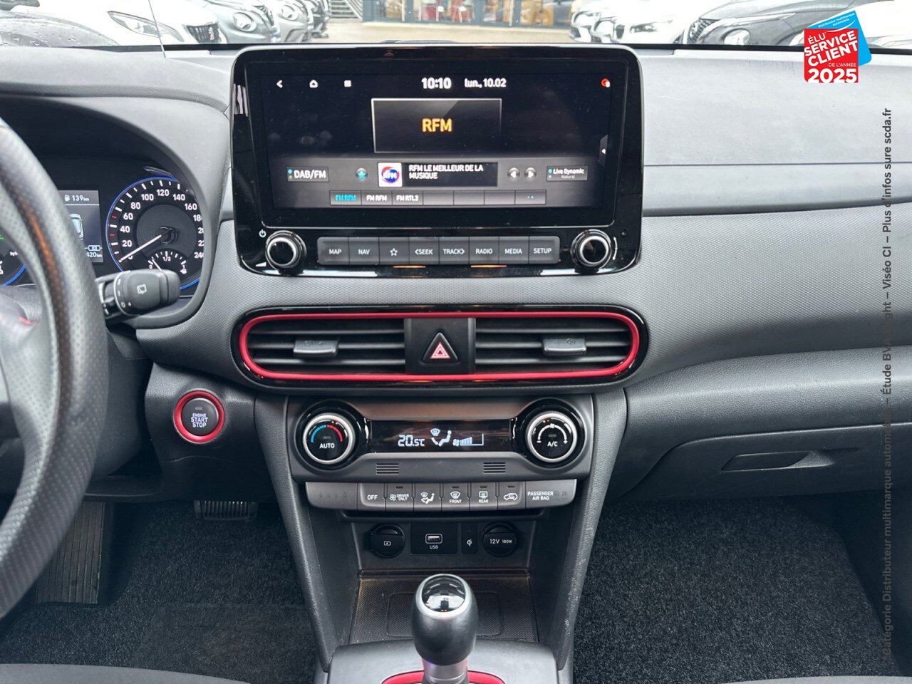 Véhicule d'occasion HYUNDAI KONA 1.6 GDI 141CH HYBRID CREATIVE DCT-6 CAMERA CARPLAY HUD chez Hyundai Reims