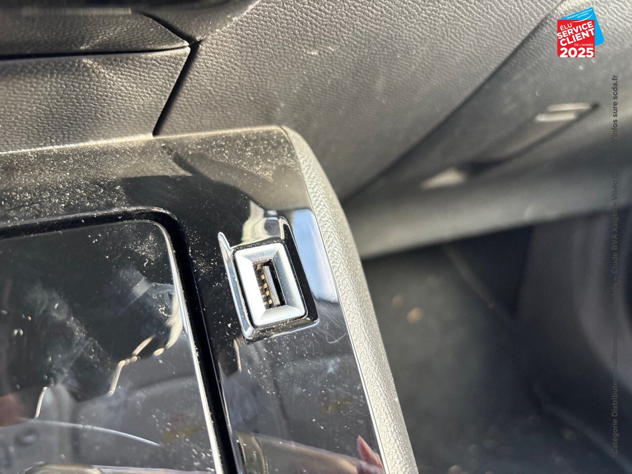 Véhicule d'occasion PEUGEOT 2008 E-136CH ALLURE CAMERA CARPLAY chez Opel Besançon