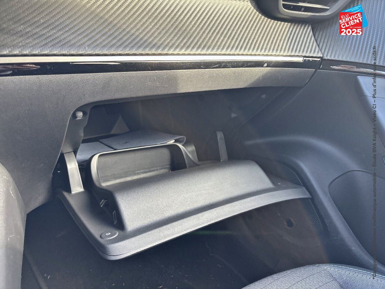 Véhicule d'occasion PEUGEOT 2008 E-136CH ALLURE CAMERA CARPLAY chez Opel Besançon