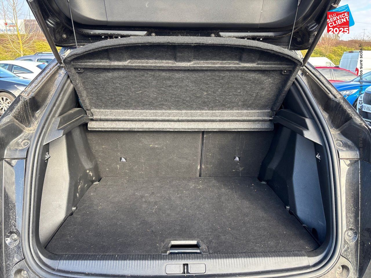 Véhicule d'occasion PEUGEOT 2008 E-136CH ALLURE CAMERA CARPLAY chez Opel Besançon
