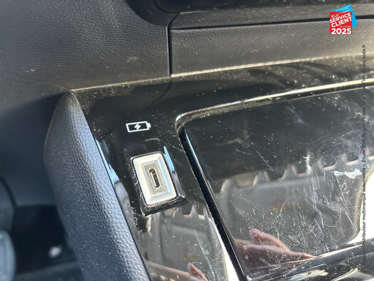 Véhicule d'occasion PEUGEOT 2008 E-136CH ALLURE CAMERA CARPLAY chez Opel Besançon