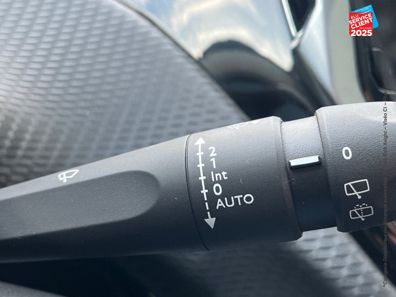 Véhicule d'occasion PEUGEOT 2008 1.2 PURETECH 110CH CROSSWAY SS chez Peugeot Sedan