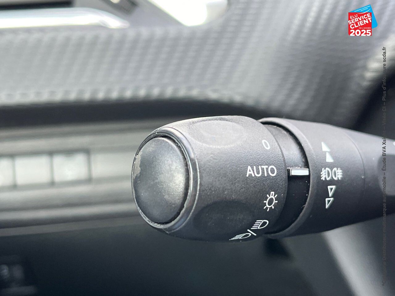 Véhicule d'occasion PEUGEOT 2008 1.2 PURETECH 110CH CROSSWAY SS chez Peugeot Sedan