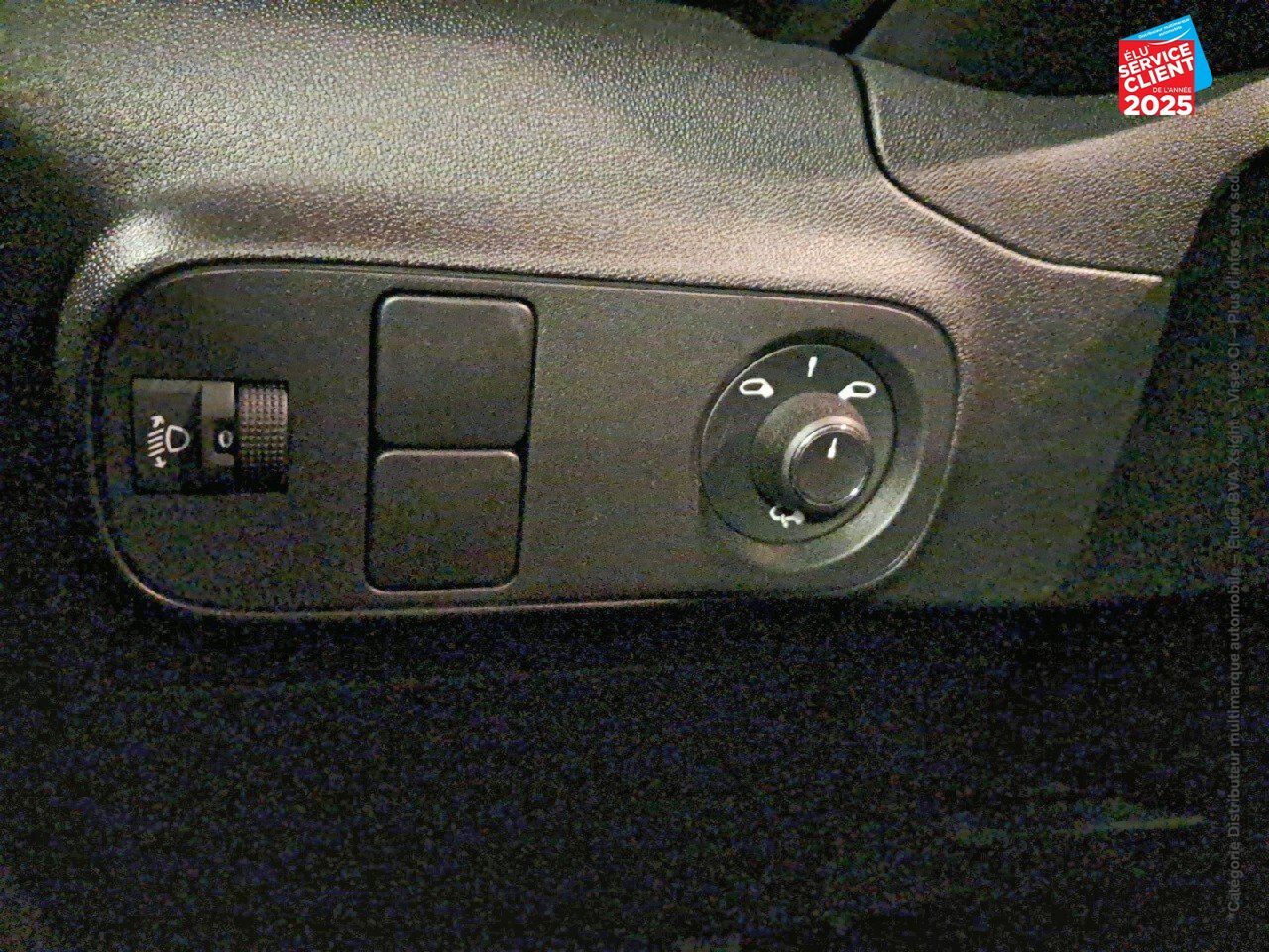 Véhicule d'occasion CITROEN C3 1.2 PURETECH 110CH SS C-SERIES 120-121G chez Nissan Nancy