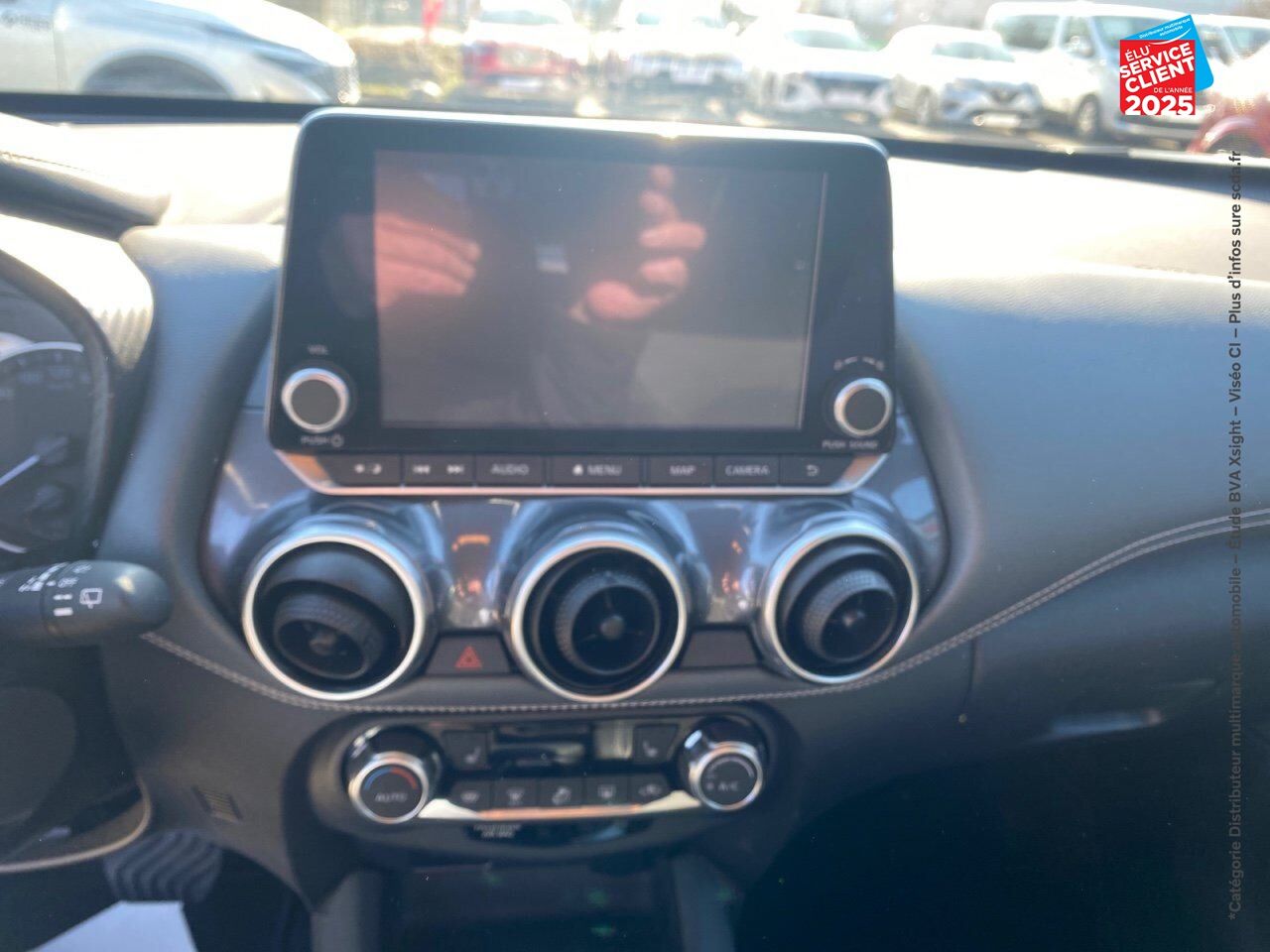Véhicule d'occasion NISSAN JUKE 1.0 DIG-T 114CH TEKNA DCT 2021 SIEGES CHAUF CAMERA BOSE chez Renault Saint-Louis