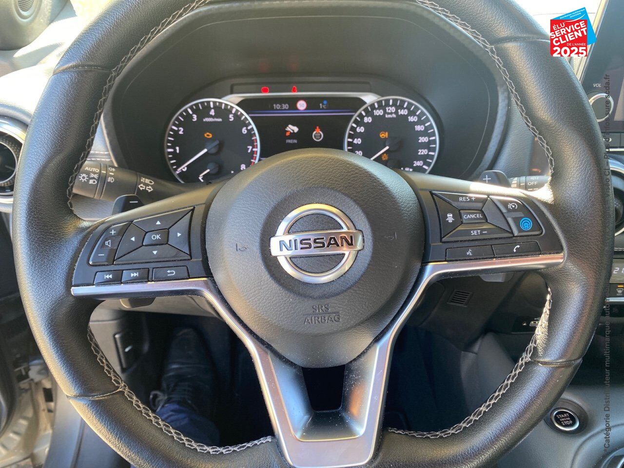 Véhicule d'occasion NISSAN JUKE 1.0 DIG-T 114CH TEKNA DCT 2021 SIEGES CHAUF CAMERA BOSE chez Renault Saint-Louis
