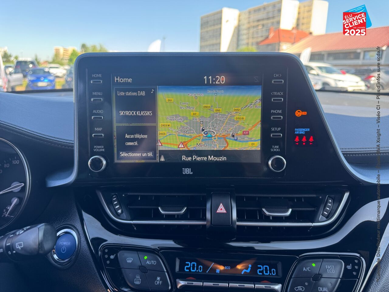 Véhicule d'occasion TOYOTA C-HR 122H COLLECTION 2WD E-CVT MY20 chez Renault Colmar