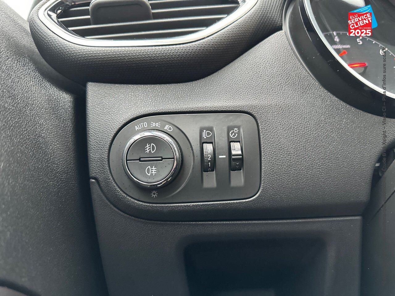 Véhicule d'occasion OPEL CROSSLAND X 1.2 TURBO 130CH ELEGANCE BVA EURO 6D-T GPS CAMERA chez Toyota Sarreguemines