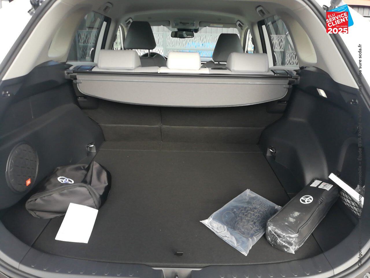 Véhicule d'occasion TOYOTA RAV4 2.5 HYBRIDE 218CH LOUNGE 2WD MY24 chez Renault Colmar