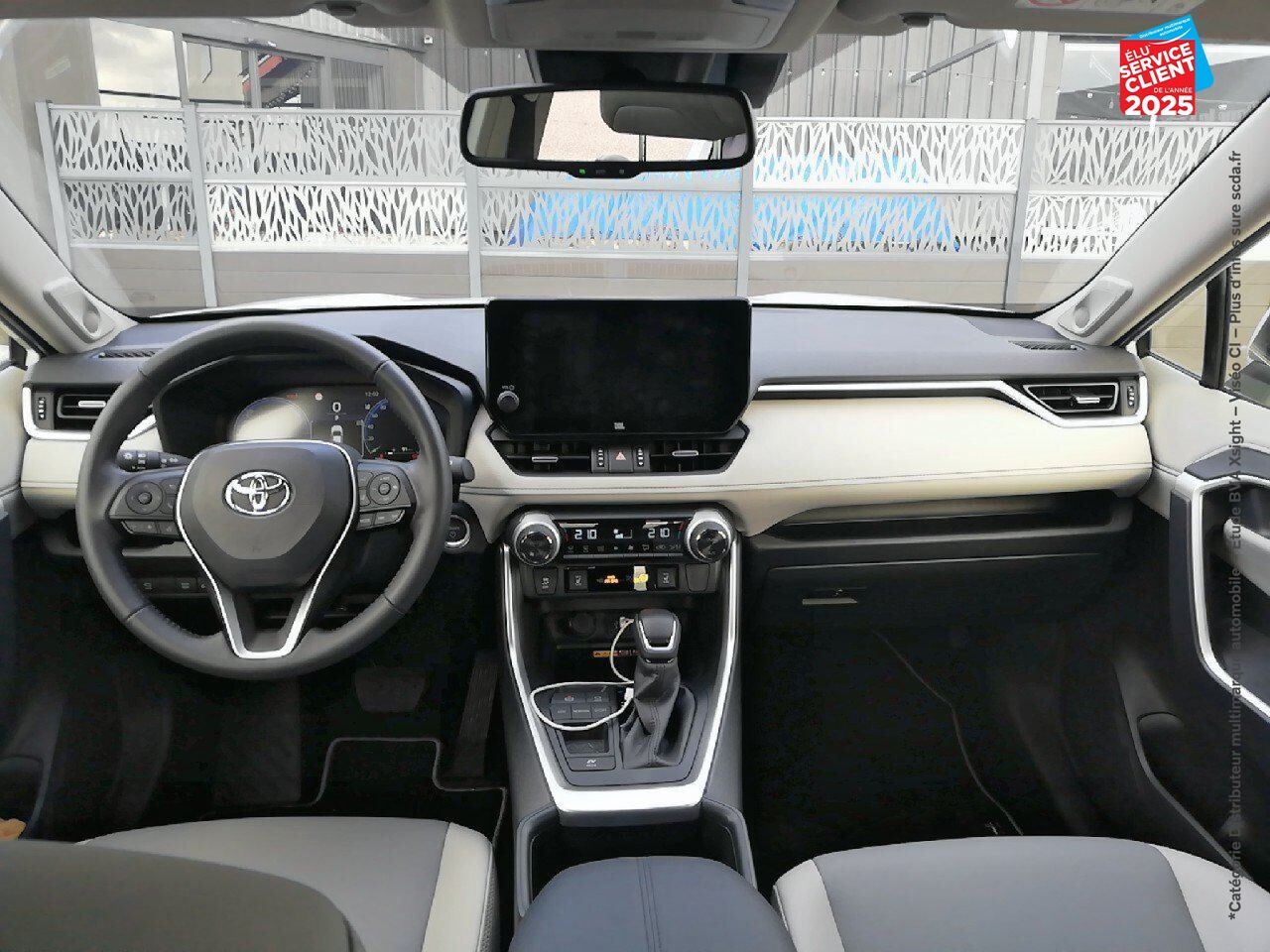 Véhicule d'occasion TOYOTA RAV4 2.5 HYBRIDE 218CH LOUNGE 2WD MY24 chez Renault Colmar