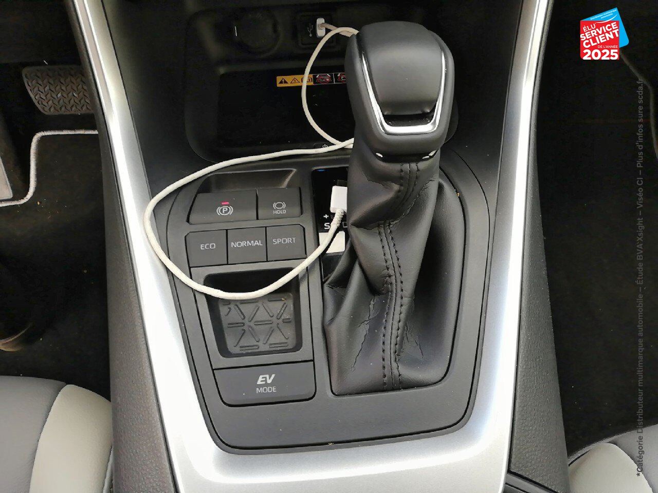 Véhicule d'occasion TOYOTA RAV4 2.5 HYBRIDE 218CH LOUNGE 2WD MY24 chez Renault Colmar