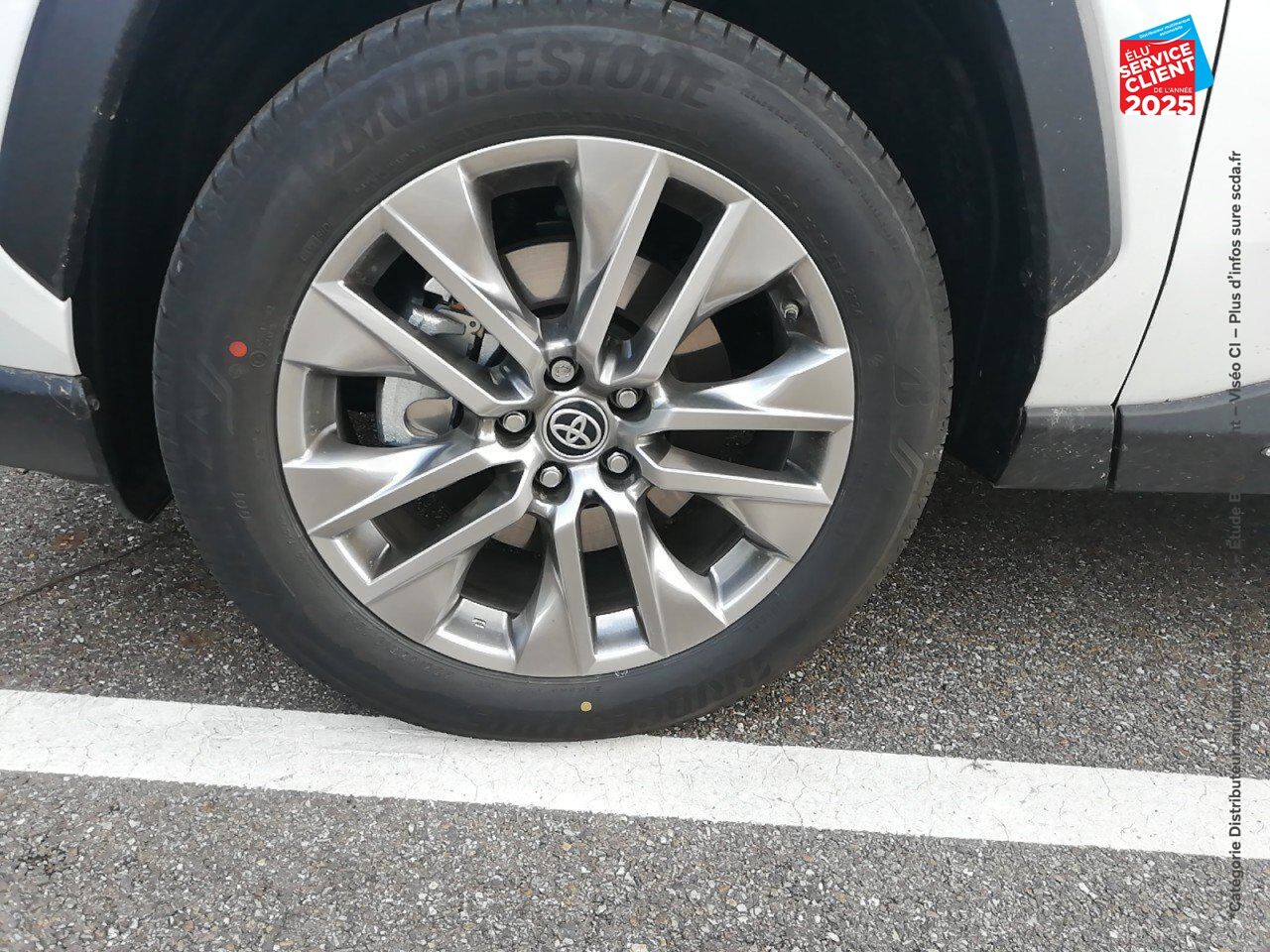 Véhicule d'occasion TOYOTA RAV4 2.5 HYBRIDE 218CH LOUNGE 2WD MY24 chez Renault Colmar