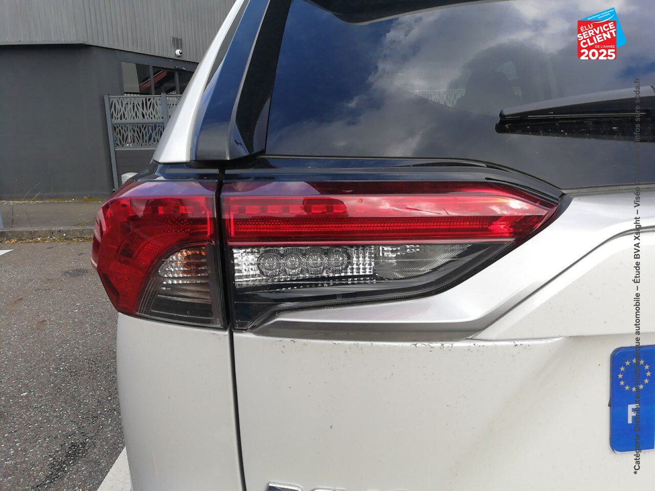 Véhicule d'occasion TOYOTA RAV4 2.5 HYBRIDE 218CH LOUNGE 2WD MY24 chez Renault Colmar