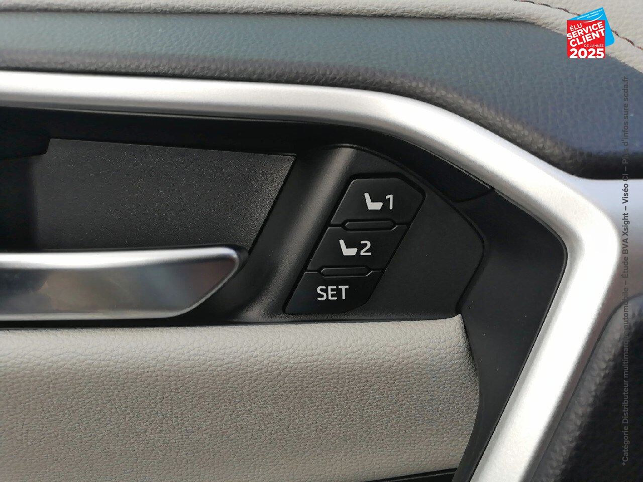 Véhicule d'occasion TOYOTA RAV4 2.5 HYBRIDE 218CH LOUNGE 2WD MY24 chez Renault Colmar
