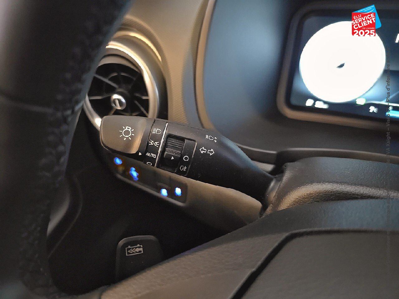 Véhicule d'occasion HYUNDAI KONA ELECTRIC 39KWH - 136CH INTUITIVE CAMERA CARPLAY chez Hyundai Epernay