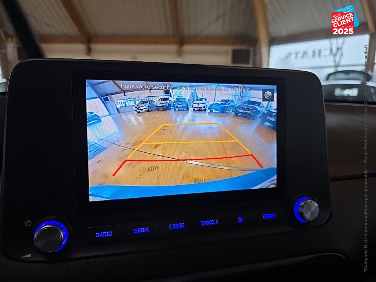 Véhicule d'occasion HYUNDAI KONA ELECTRIC 39KWH - 136CH INTUITIVE CAMERA CARPLAY chez Hyundai Epernay