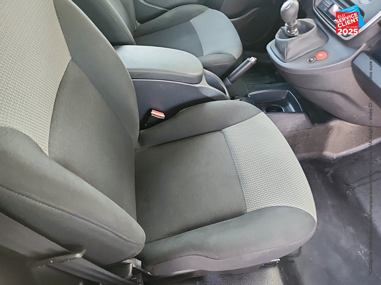 Véhicule d'occasion RENAULT KANGOO EXPRESS 1.5 BLUE DCI 80CH GRAND CONFORT 5CV chez Toyota Verdun