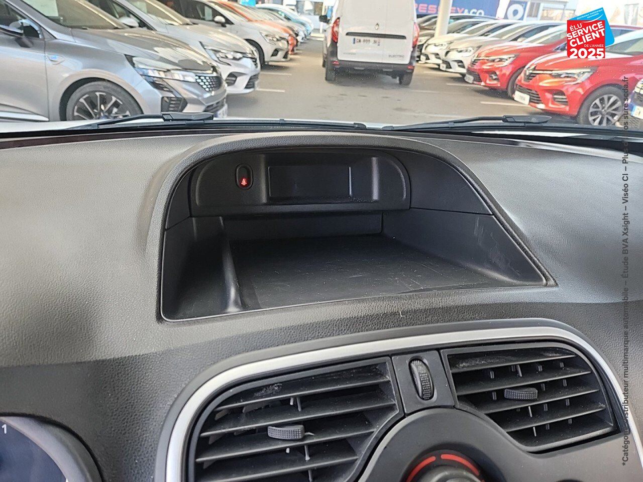 Véhicule d'occasion RENAULT KANGOO EXPRESS 1.5 BLUE DCI 80CH GRAND CONFORT 5CV chez Toyota Verdun