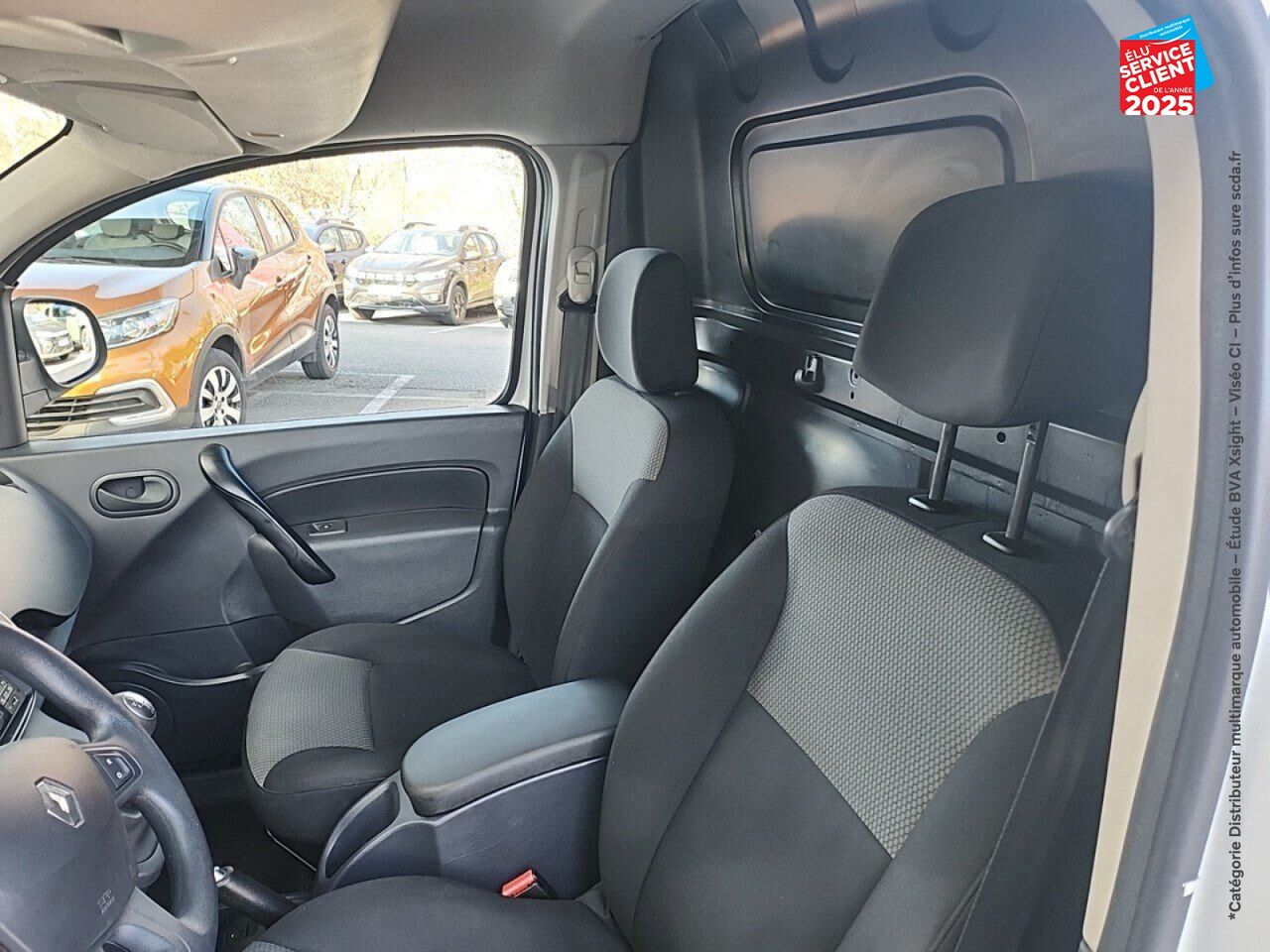 Véhicule d'occasion RENAULT KANGOO EXPRESS 1.5 BLUE DCI 80CH GRAND CONFORT 5CV chez Toyota Verdun