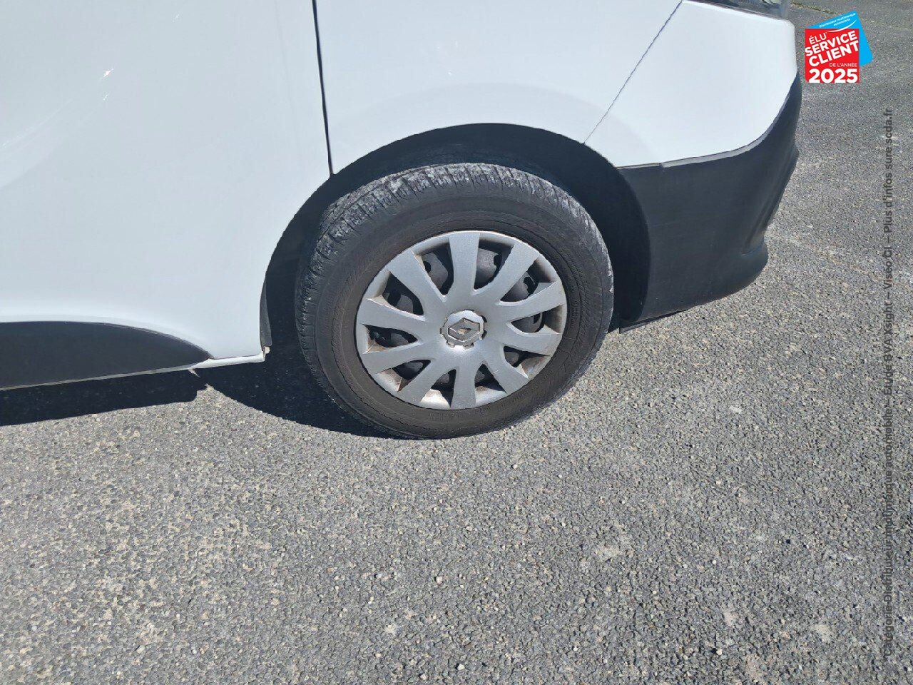 Véhicule d'occasion RENAULT TRAFIC COMBI L2 2.0 DCI 120CH S/S ZEN 8 PLACES 6CV chez Opel Verdun