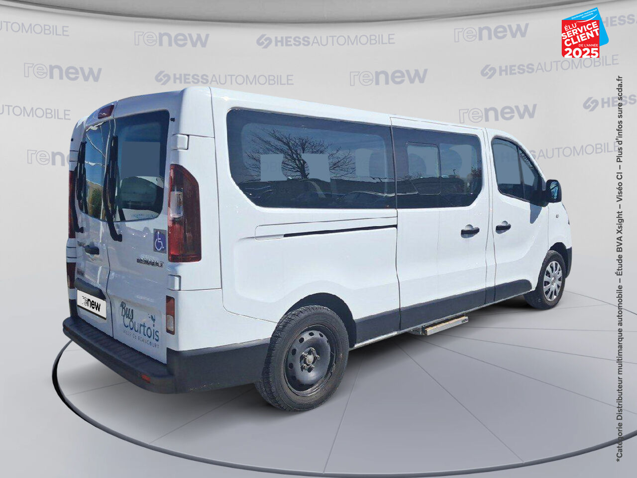 Véhicule d'occasion RENAULT TRAFIC COMBI L2 2.0 DCI 120CH S/S ZEN 8 PLACES 6CV chez Opel Verdun