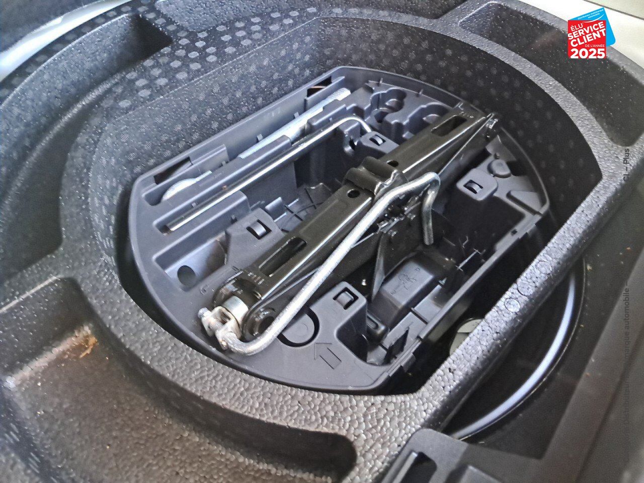 Véhicule d'occasion CITROEN C3 AIRCROSS PURETECH 110CH S/S SHINE GPS RADAR AR CARPLAY chez Renault Saint-Louis
