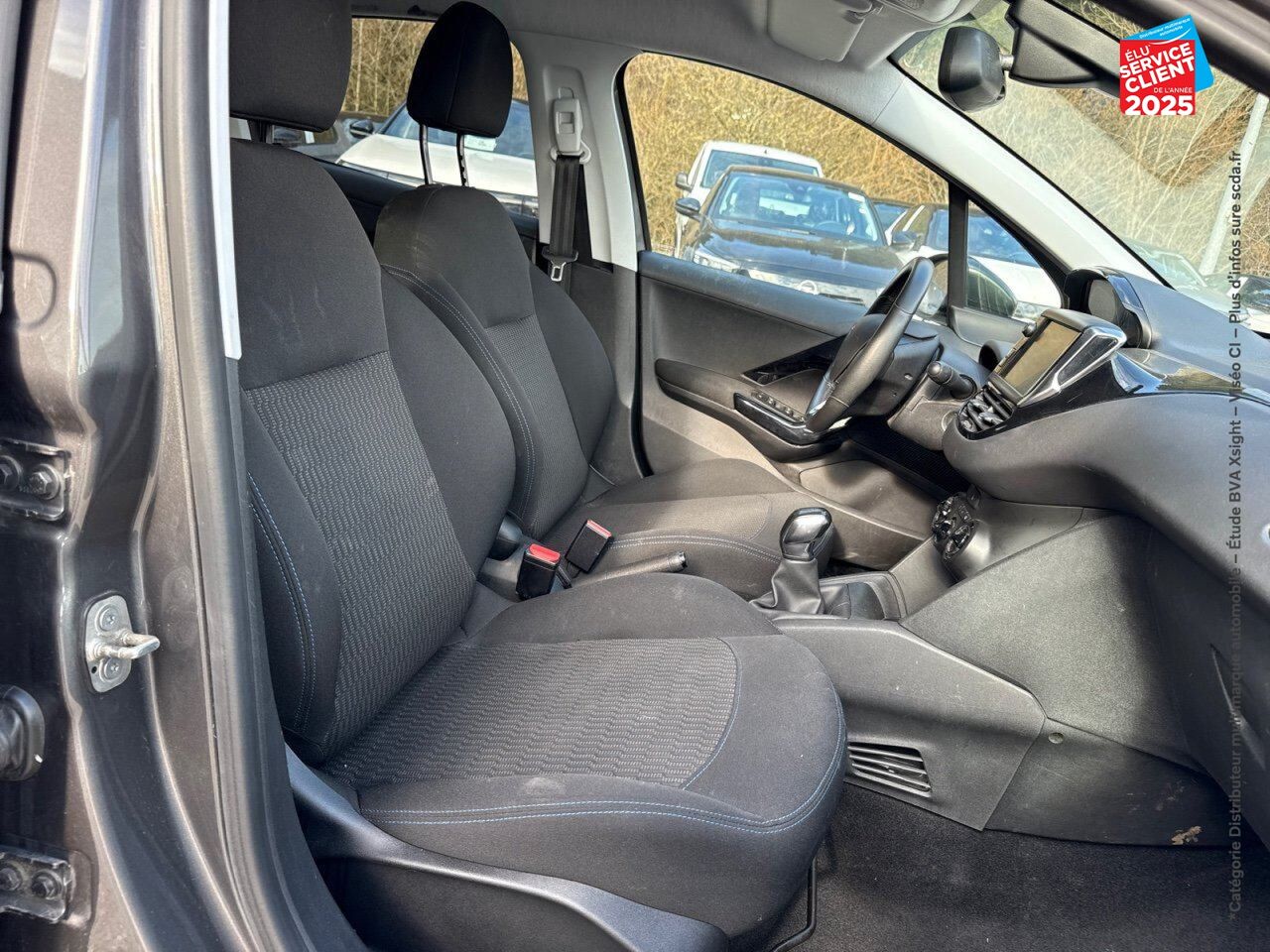 Véhicule d'occasion PEUGEOT 208 1.2 PURETECH 82CH E6.C SIGNATURE 5P chez Renault Colmar