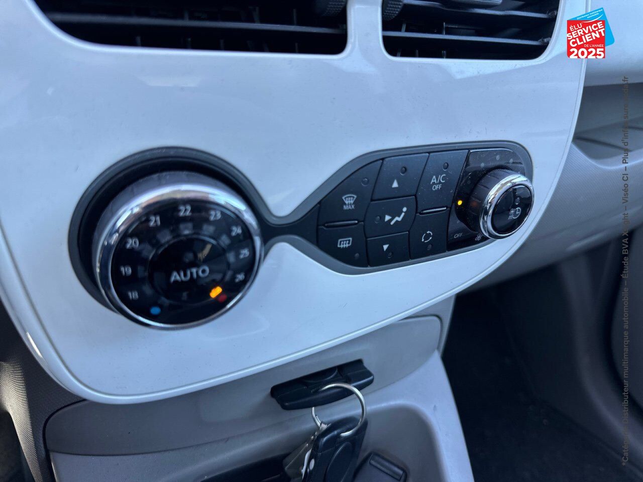 Véhicule d'occasion RENAULT ZOE ZEN CHARGE NORMALE TYPE 2 GPS RADAR AR chez Renault Colmar