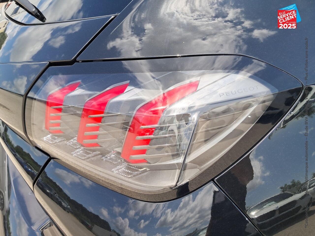 Véhicule d'occasion PEUGEOT 208 1.2 PURETECH 130CH SS GT LINE EAT8 7CV chez Peugeot Sedan
