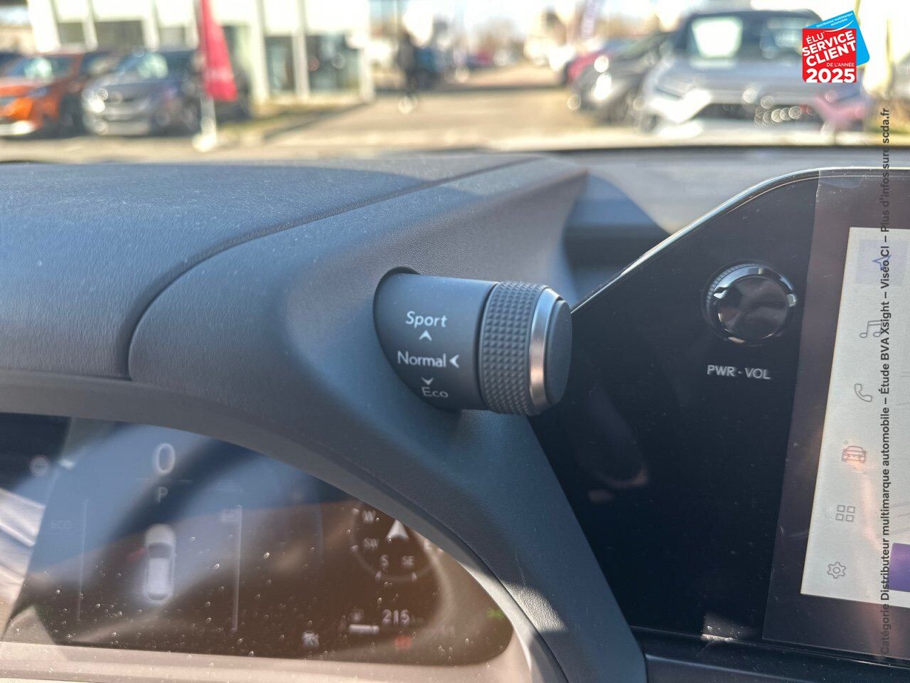 Véhicule d'occasion LEXUS UX 300H LUXE 2WD chez Renault Wissembourg