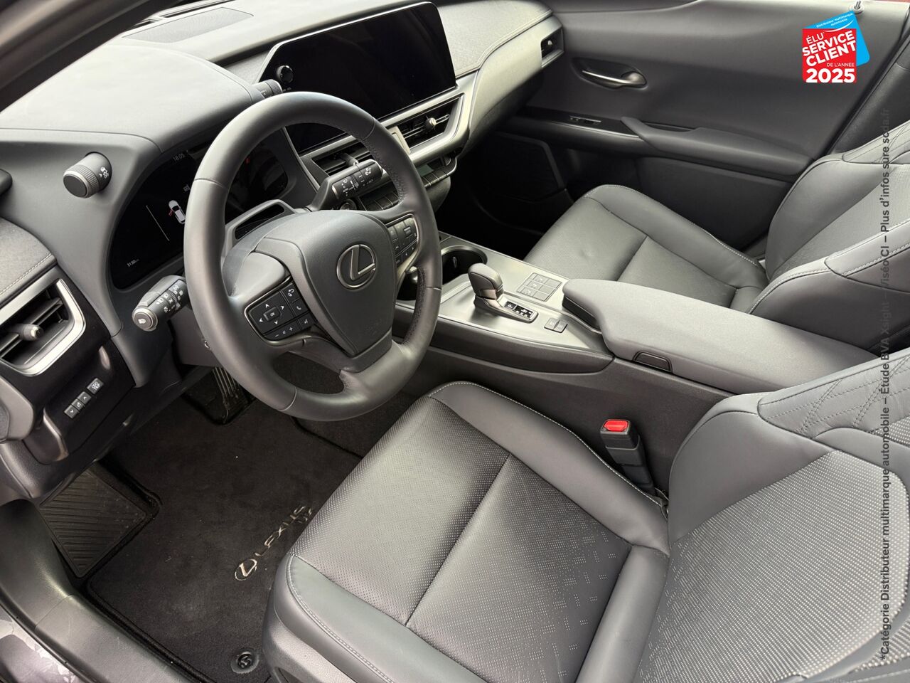 Véhicule d'occasion LEXUS UX 300H LUXE 2WD chez Volvo Reims