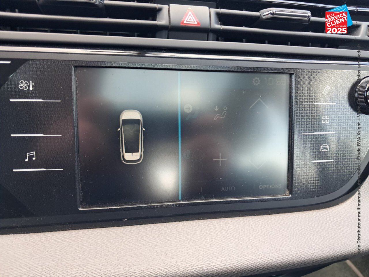 Véhicule d'occasion CITROEN C4 PICASSO PURETECH 130CH LIVE S/S TPANO SIEGES CHAUF RADAR AR ATTELAGE chez Renault Sélestat