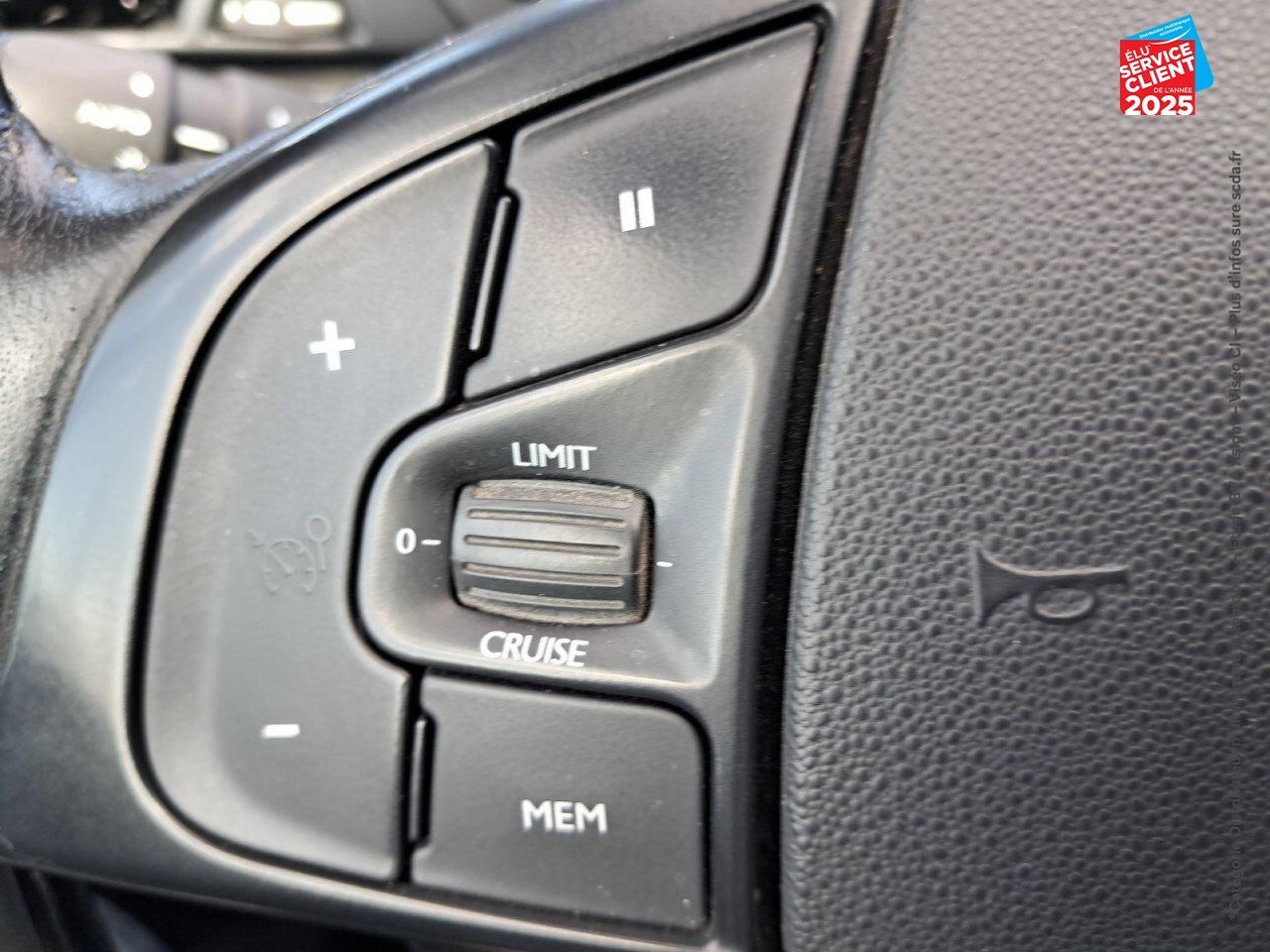 Véhicule d'occasion CITROEN C4 PICASSO PURETECH 130CH LIVE S/S TPANO SIEGES CHAUF RADAR AR ATTELAGE chez Renault Sélestat