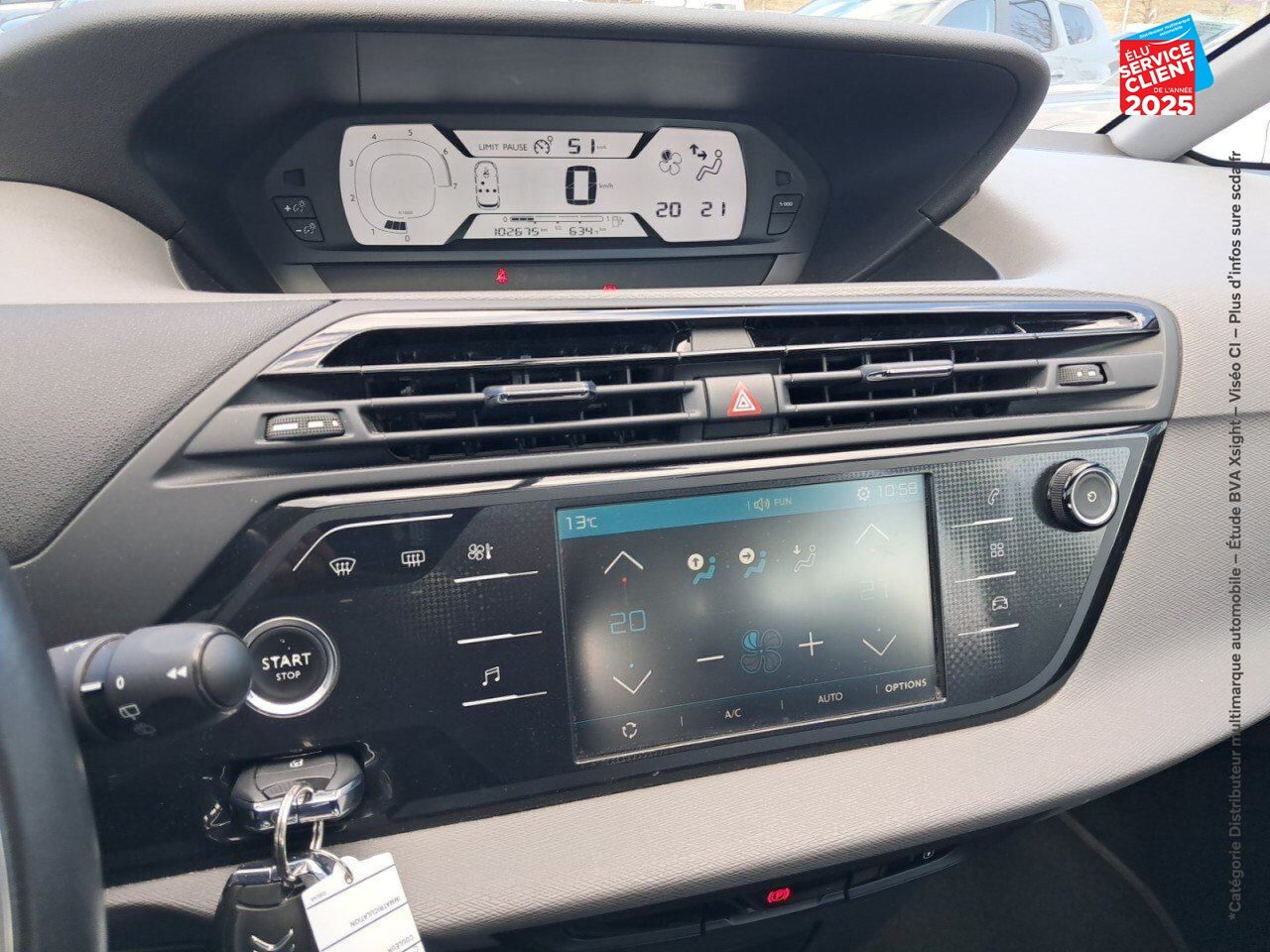 Véhicule d'occasion CITROEN C4 PICASSO PURETECH 130CH LIVE S/S TPANO SIEGES CHAUF RADAR AR ATTELAGE chez Renault Sélestat