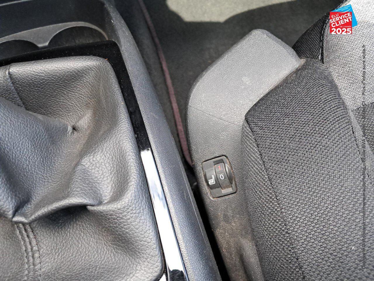 Véhicule d'occasion CITROEN C4 PICASSO PURETECH 130CH LIVE S/S TPANO SIEGES CHAUF RADAR AR ATTELAGE chez Renault Sélestat