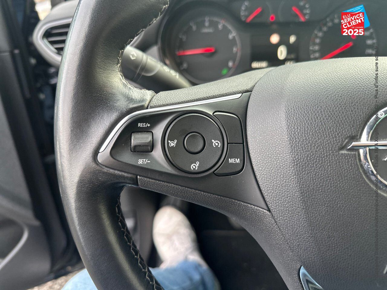 Véhicule d'occasion OPEL CROSSLAND X 1.2 TURBO 130CH OPEL 2020 BVA EURO 6D-T GPS CAMERA chez Renault Colmar
