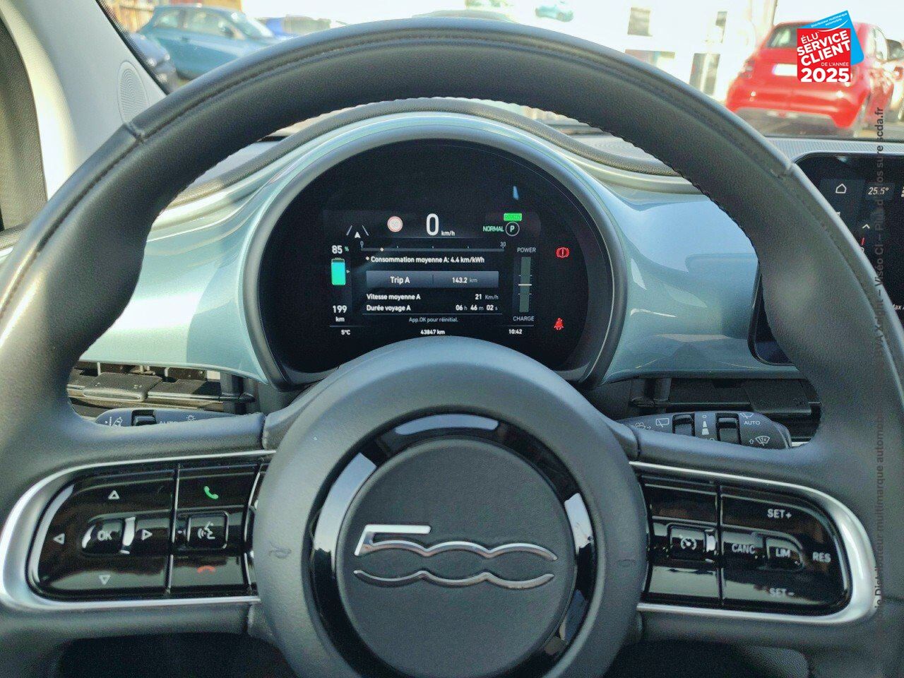 Véhicule d'occasion FIAT 500 E 118CH ICONE TPANO GPS CAMERA chez Toyota Sarreguemines