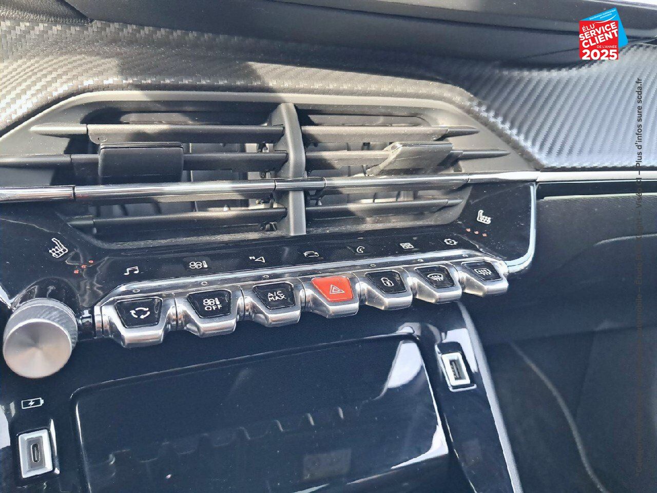 Véhicule d'occasion PEUGEOT 208 1.2 PURETECH 130CH SS GT LINE EAT8 chez Hyundai Chalons