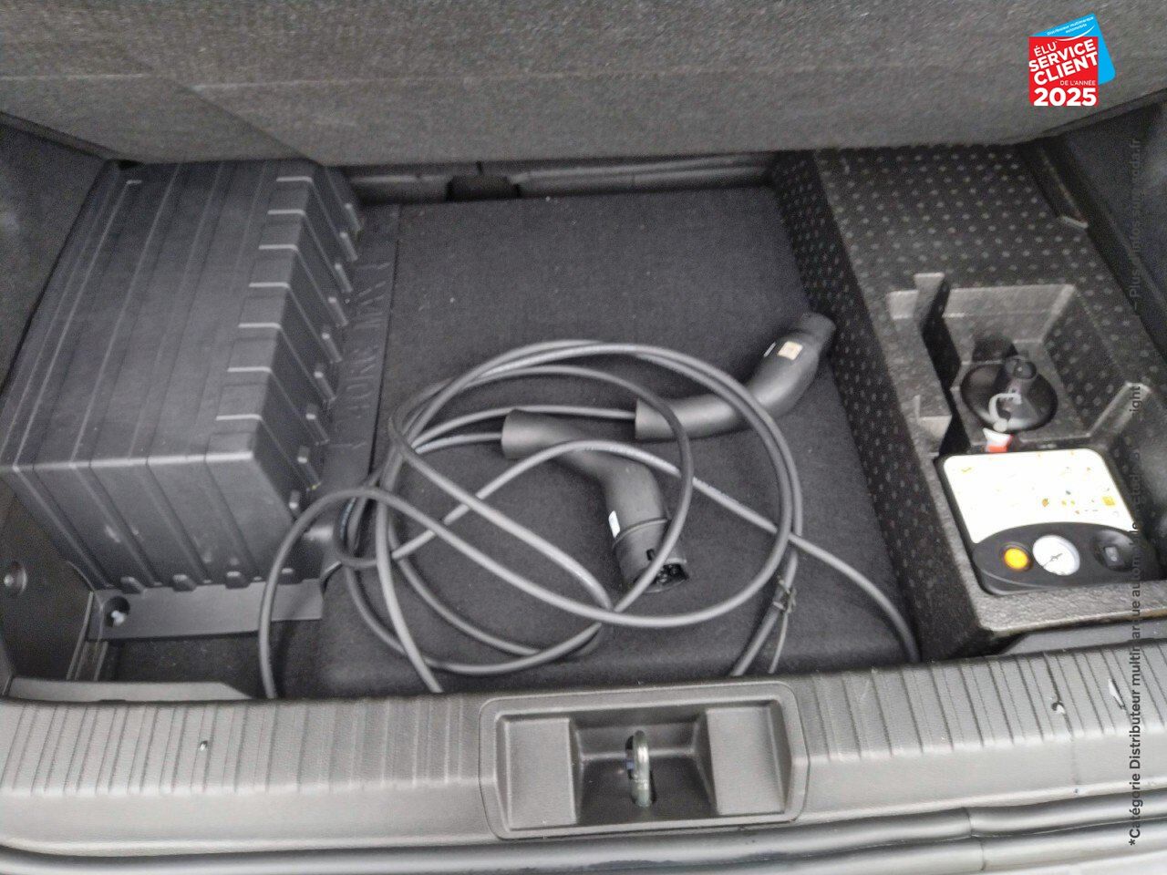 Véhicule d'occasion RENAULT CAPTUR 1.6 E-TECH HYBRIDE RECHARGEABLE 160CH TECHNO chez Opel Bar le Duc