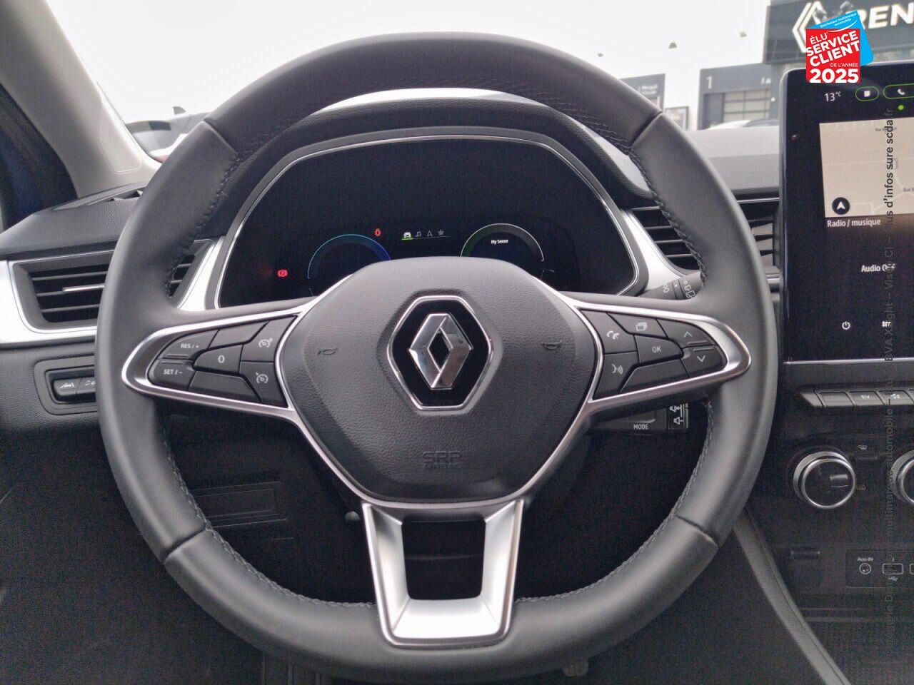 Véhicule d'occasion RENAULT CAPTUR 1.6 E-TECH HYBRIDE RECHARGEABLE 160CH TECHNO chez Opel Bar le Duc