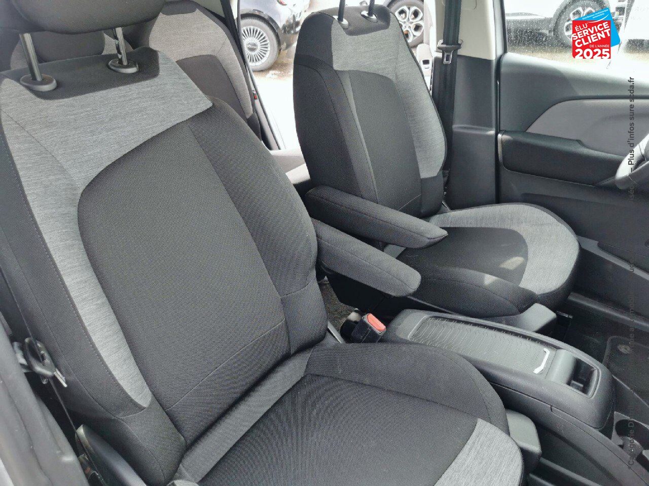 Véhicule d'occasion CITROEN C4 SPACETOURER PURETECH 130CH S/S FEEL EAT8 7CV GPS CAMERA CARPLAY chez Hyundai Chalons
