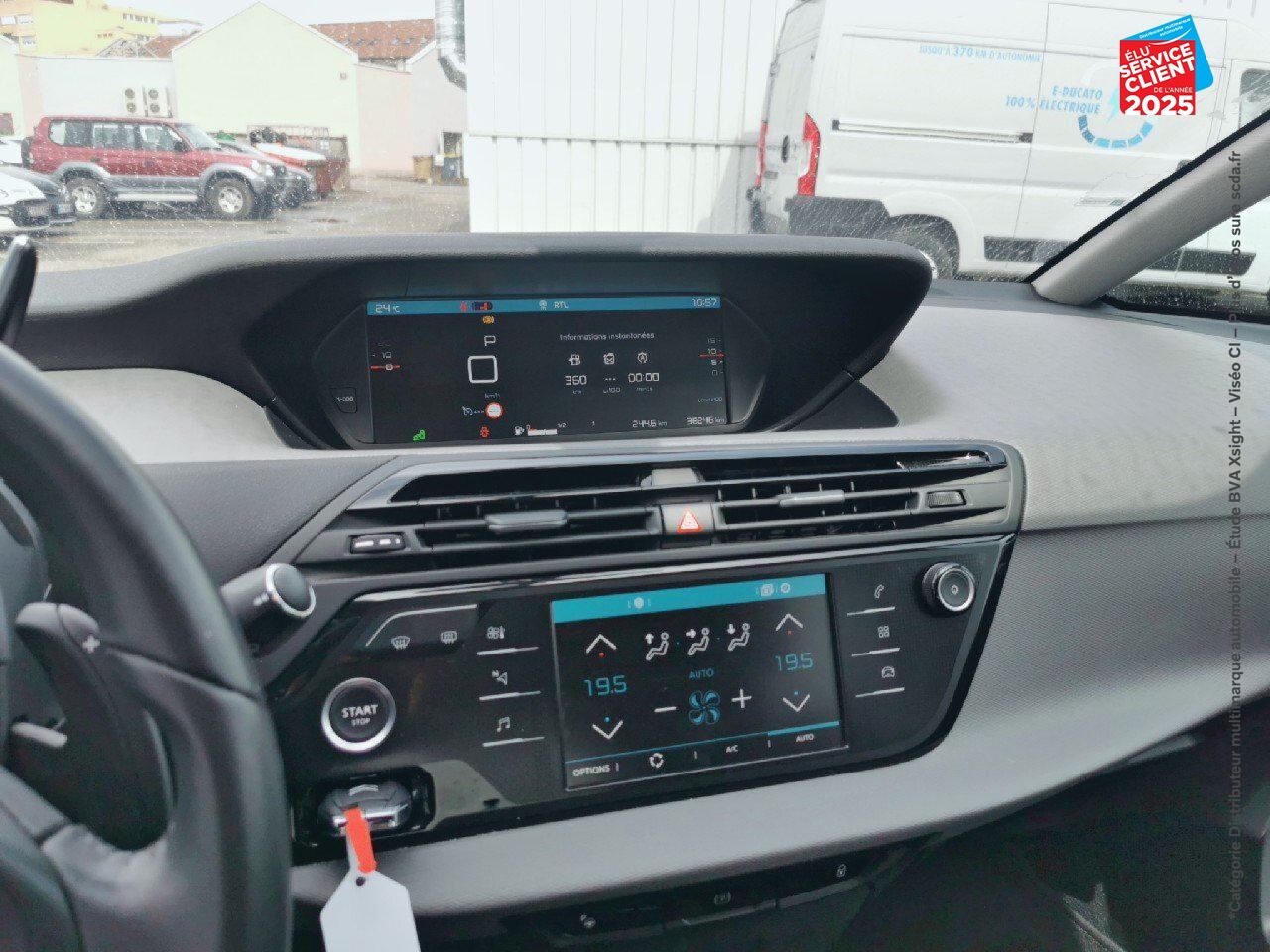 Véhicule d'occasion CITROEN C4 SPACETOURER PURETECH 130CH S/S FEEL EAT8 7CV GPS CAMERA CARPLAY chez Hyundai Chalons
